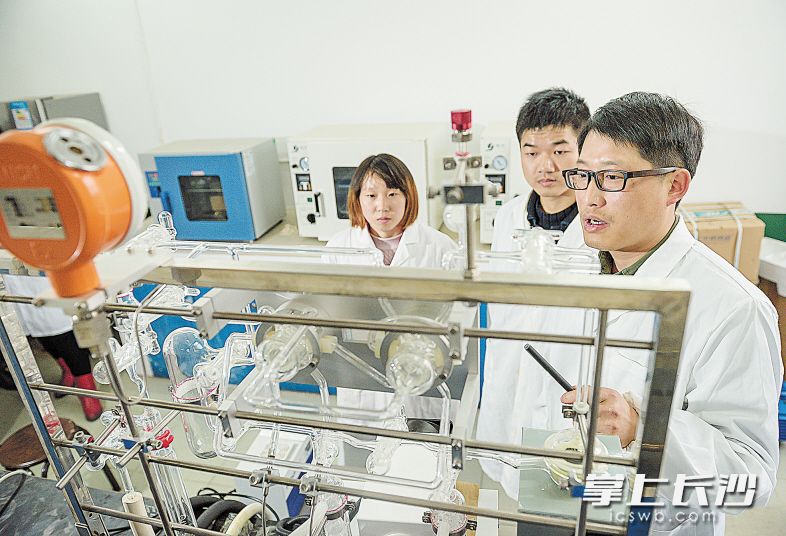 截至今年5月,江南·体育(中国区)官方网站拥有省“十二五”重点建设学科4个、省重点实验室1个、省高校重点实验室1个。 截至今年5月,江南·体育(中国区)官方网站拥有省“十二五”重点建设学科4个、省重点实验室1个、省高校重点实验室1个。