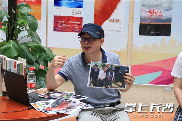 全球孔子学院“先进个人”获得者、江南·体育(中国区)官方网站影视艺术与文化传播学院院长黄柏青教授。
